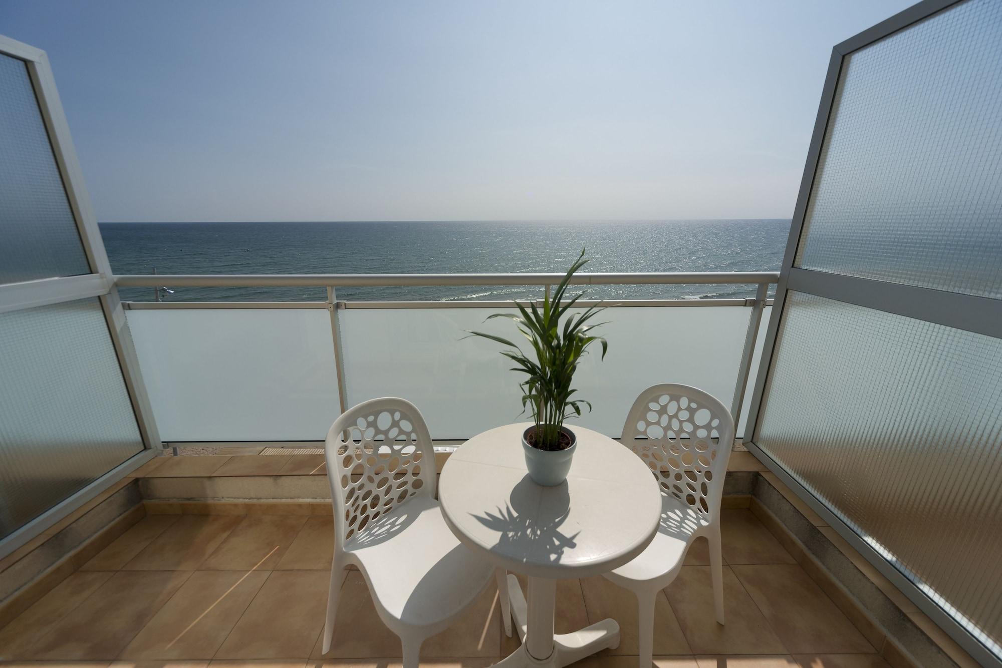 4R Miramar Calafell Hotel Exterior foto